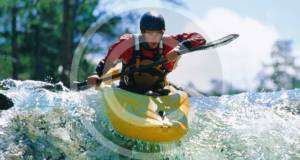 evenementiel-team-builging-activite-nautique-kayak-canoe-equipe