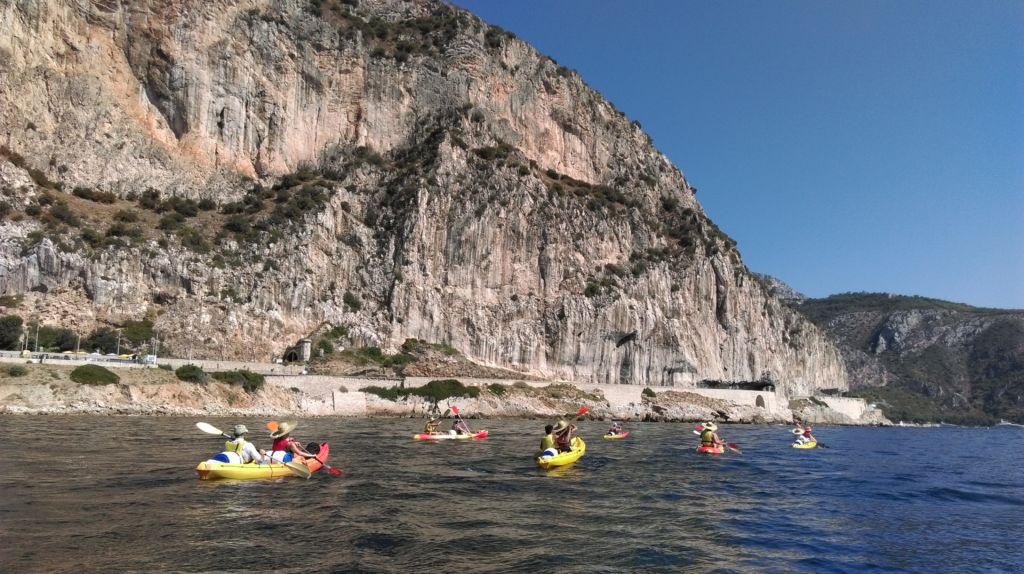 kayak-cannes-ile de lérins-antibes-esterel-beaulieu-alpes-maritimes-var-kayak de mer-kayak 06-kayak 83-kayak côte d'azur-sea kayak-